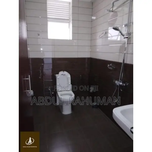 Unfurnished 2Story Single House 6 Rooms
