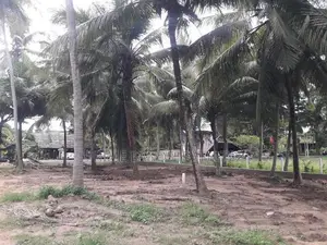 කුරුණෑගල - අනුරාධපුර බස් පාරින් ඉඩමක්