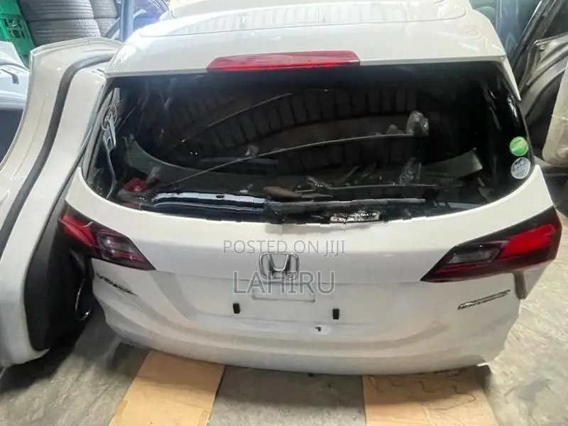 Honda Vezel Dicky Door