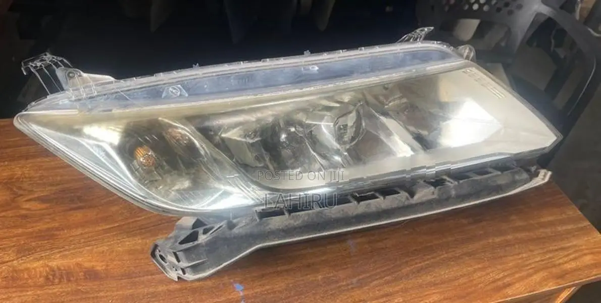 Honda Grace Headlight