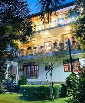 Kandy : 11BR (18.5P) 3-Storey House for Sale