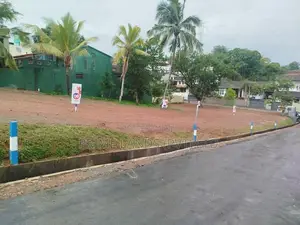 රාජගිරිය හල්ගහදේණිය පාරෙන් බිම් කොටස් විකිණීමට