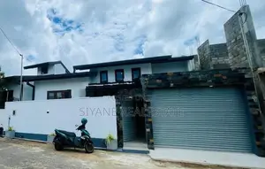 Luxury House for Sale in Athurugiriya