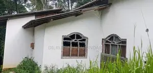 අඩක් නිමකළ නිවස සහ ඉඩම බදුල්ල