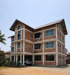 MULLERIYAWA : (4740 SQFT) 3-STOREY COMMERCIAL BUILDING FOR LEASE