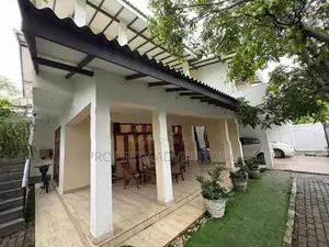 5 Bedroom House for Sale in Boralesgamuwa