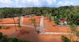 වෙල් යායක් අසන්නයෙන් ඉඩමක් කැකනදුර