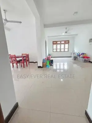 කොට්ටාව අතුරුගිරිය පාරෙන් තෙමහල් Luxury House for Sale