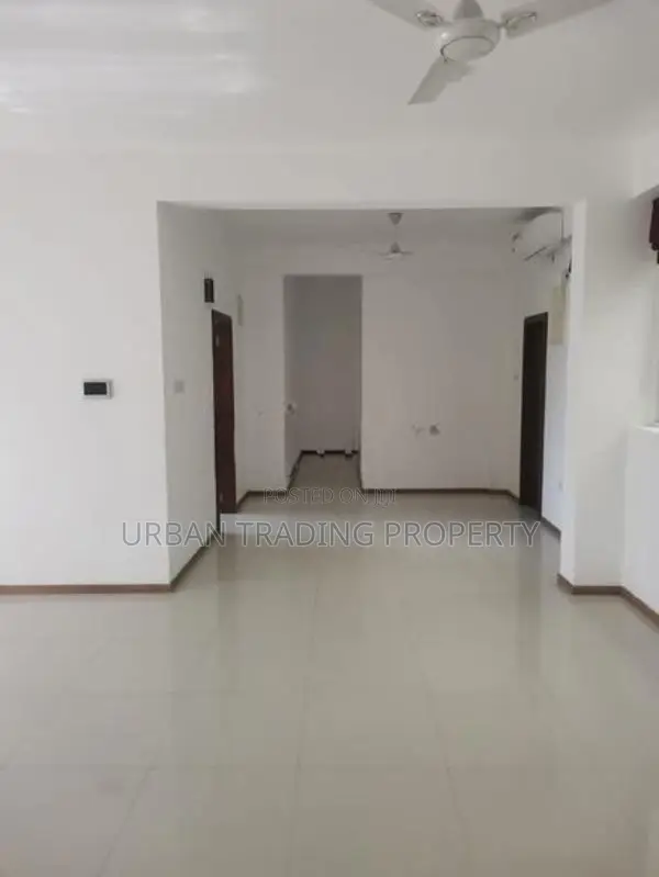 Unfurnished 04 Bed Rooms Luxury Apartment for rent in Colombo 05