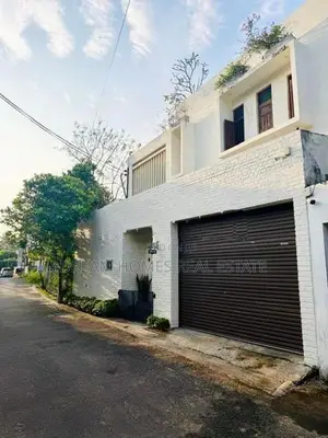 Architectural Luxury House for Sale in Thalawathugoda