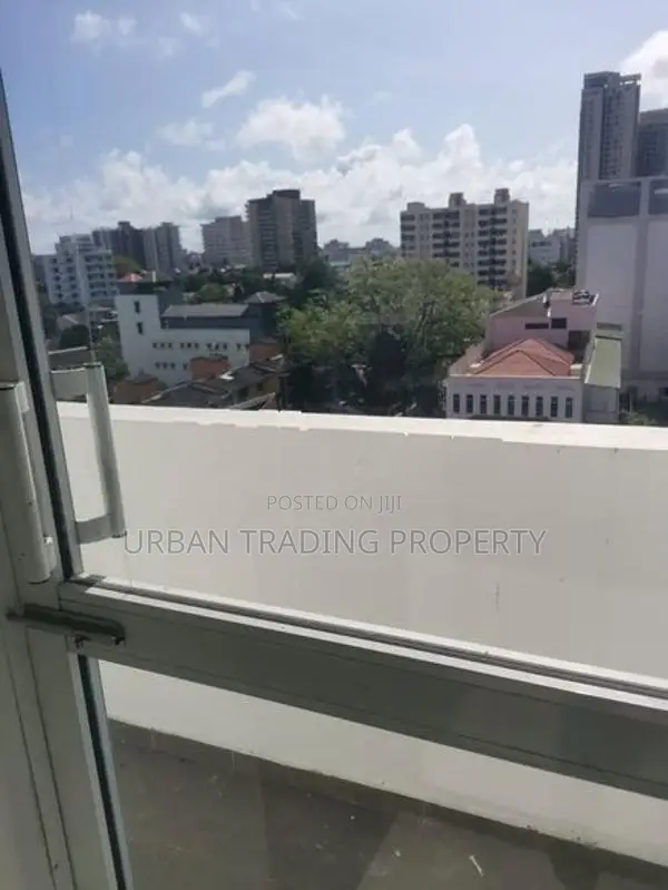 Unfurnished 04 Bed Rooms Luxury Apartment for rent in Colombo 05