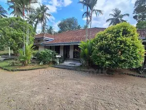 House for Sale in Malwathuhiripitiya, Gampaha