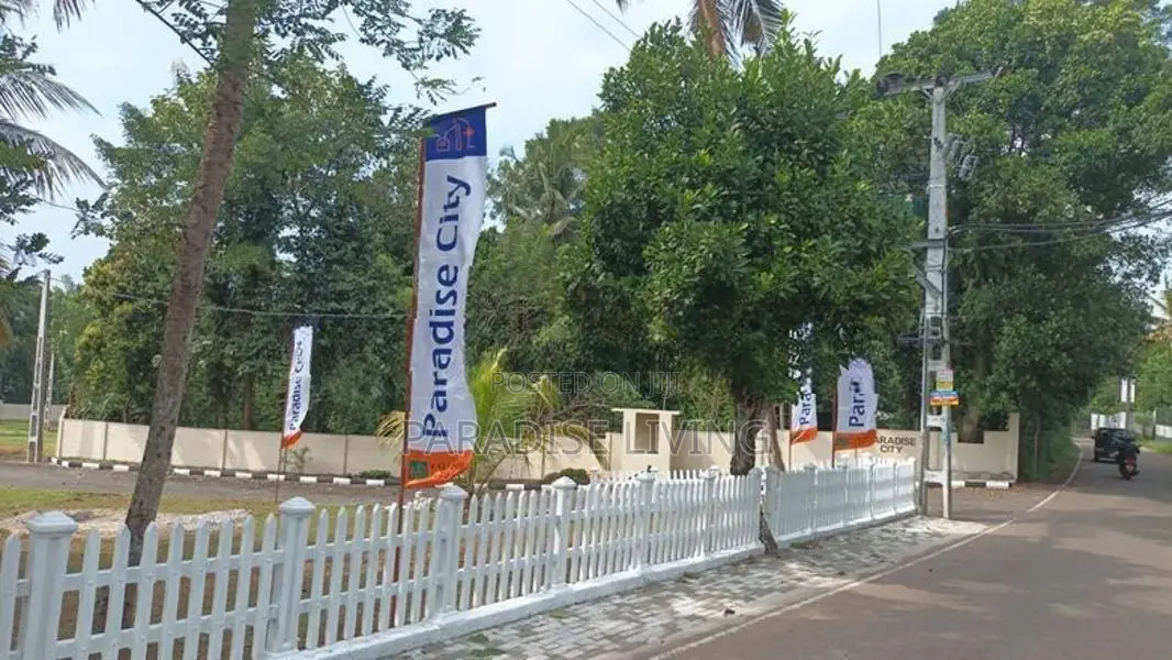 8 and 9 Perch Land Lots in Hokandara, Thalawathugoda Gated Community