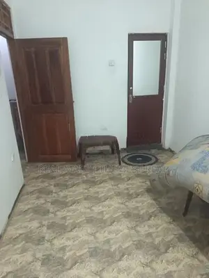 COLOMBO 08 : 2BR (1.2P) HOUSE FOR SALE