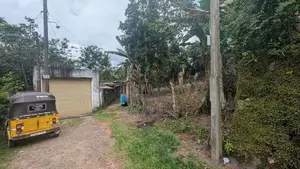 අතුරුගිරියෙන් වටිනා බිම් කොටස් / CA 14123
