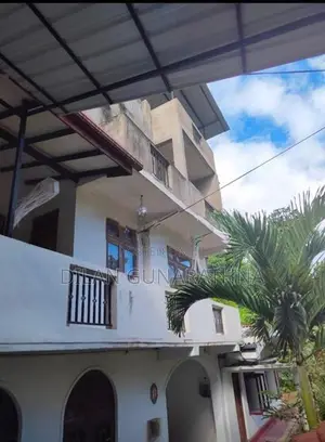 Rooms for Rent Polgolla (only Girl)