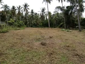 Land with Small Building for Rent Kandawala