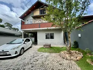 HAS211 - Luxury Quality House for Sale in Piliyandala