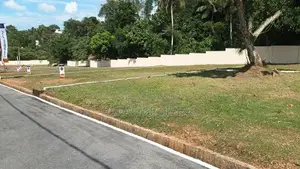 8 Perch Lots for Sale in Hokandara Thalwathugoda