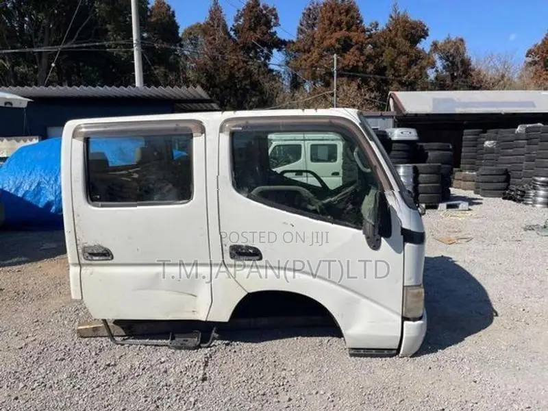 Toyota Dyna 2006 Double Cab Cabin