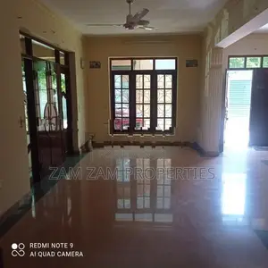 Two Story House For Rent in Colombo 4