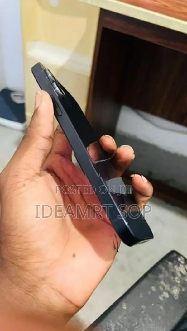 Apple iPhone 12 128GB (Used)