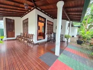 මත්තෙගොඩ පිහිටි පර්චස් 16.8 ක අලංකාර නිවස විකිනීමට