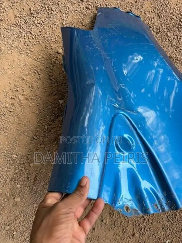 Toyota Vitz 130 Fender
