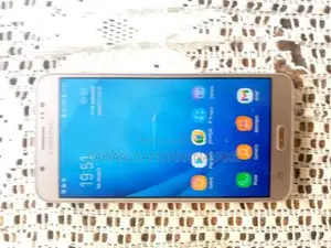 Samsung Galaxy J7 (Used)