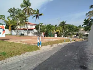 රාජගිරිය හල්ගහදේණිය පාරෙන් බිම් කොටස් විකිණීමට