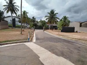 මාලඹේ අරංගල හන්දියෙන් බිම් කොටස් විකිණීමට