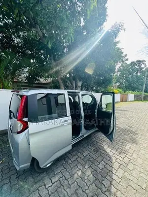 Toyota Roomy 2023