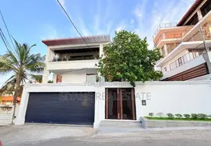 Luxury 3 Storey Residence with Rooftop,bar and Pool-Kotte