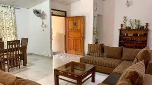 Spacious 5 Bedroom Family Home with Expansion Potential in Athurugiriy