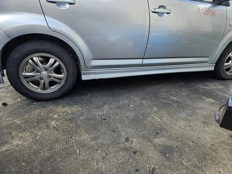 Toyota Passo Kgc10 Body Kit with Bumpers