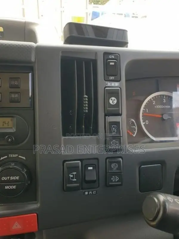 Isuzu Elf -30 2020