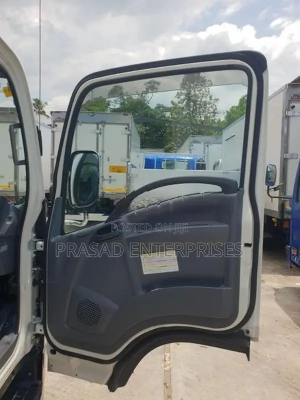 Isuzu Elf -30 2020