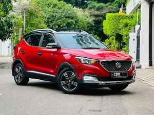 MG ZS Essence Black Top 2021