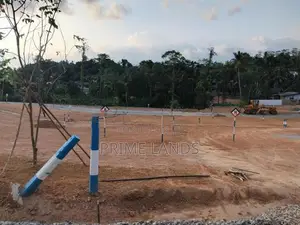 නේවාසික බිම් කොටස් කලුතර