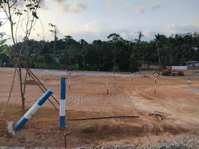 නේවාසික බිම් කොටස් කලුතර