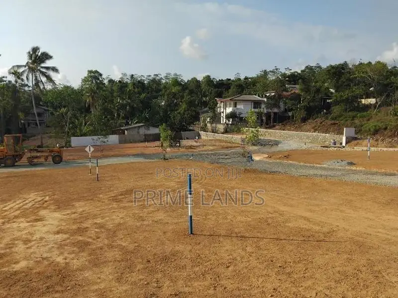 නේවාසික බිම් කොටස් කලුතර