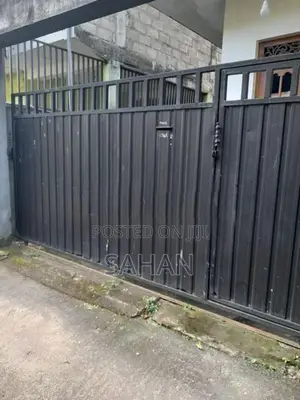 Gate 12 Feet