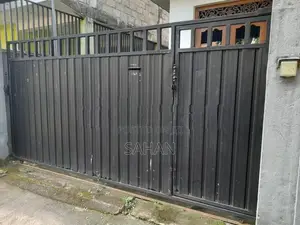 Gate 12 Feet