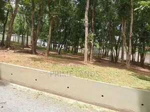 වටිනා ඉඩමක් කහතුඩුවෙන්