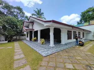 5 Bedrooms House for Sale Kadawatha Near Kandy Road