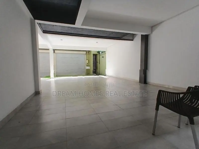 Luxury Fully Furnished 3 Bed Apartment for Rent Madiwela..