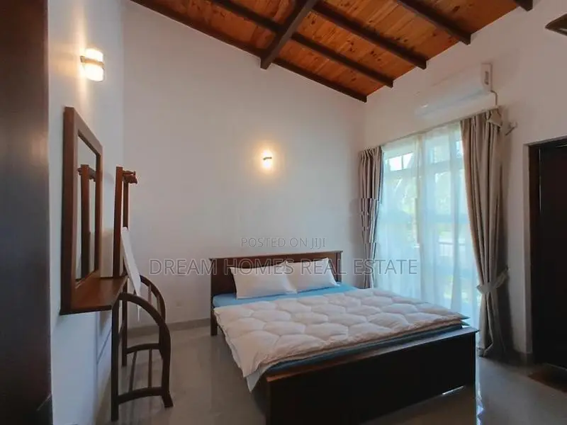 Luxury Fully Furnished 3 Bed Apartment for Rent Madiwela..