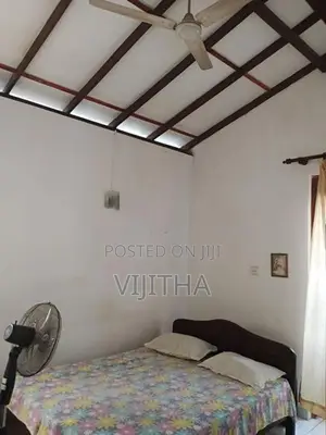 Up stair unit for rent