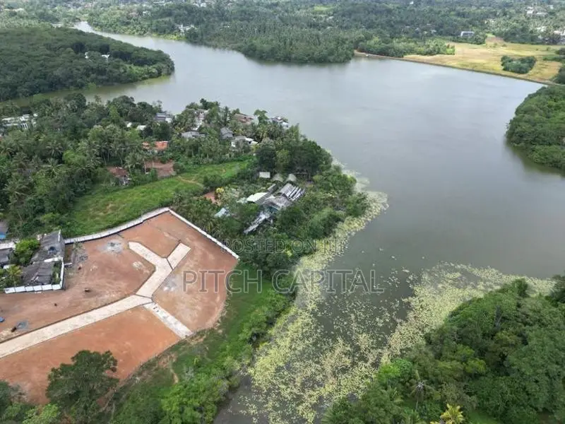 Land for Sale in Bandaragama Lake Front