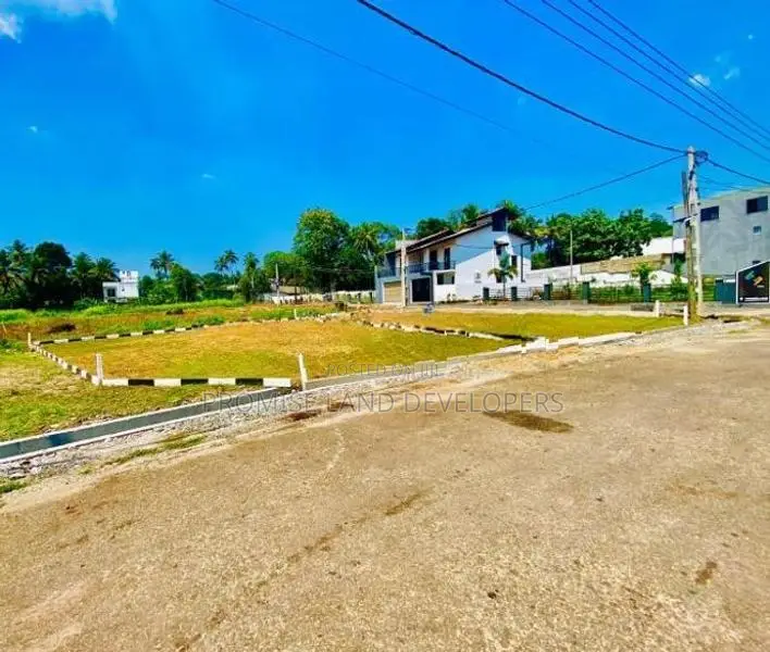 Colombo,Athurugiriya Lands for sale |R03